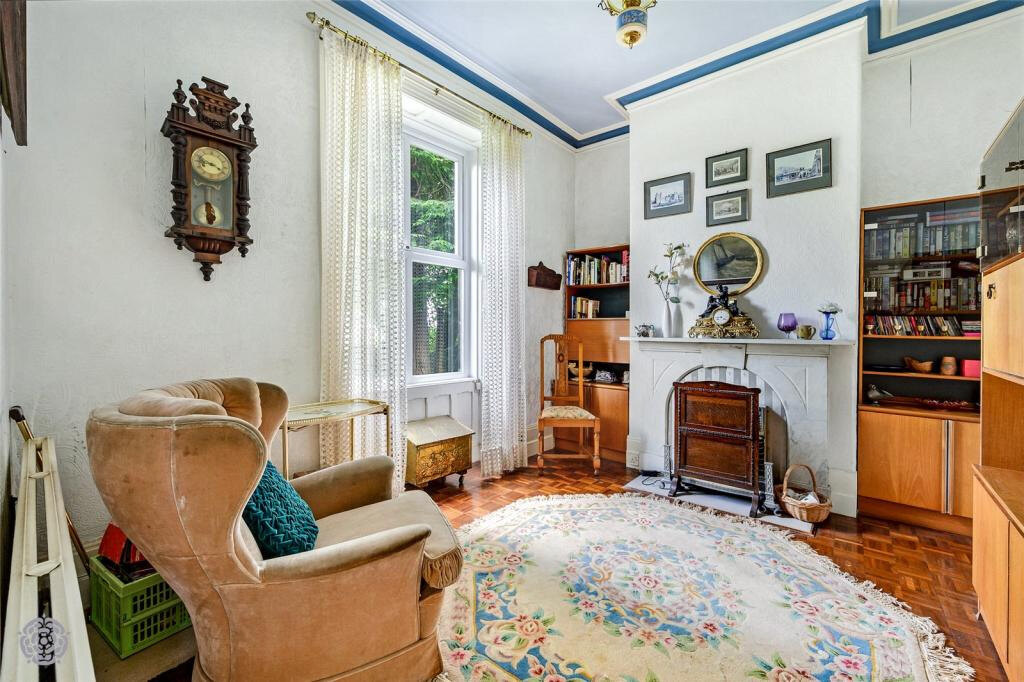 The dining room before restoration