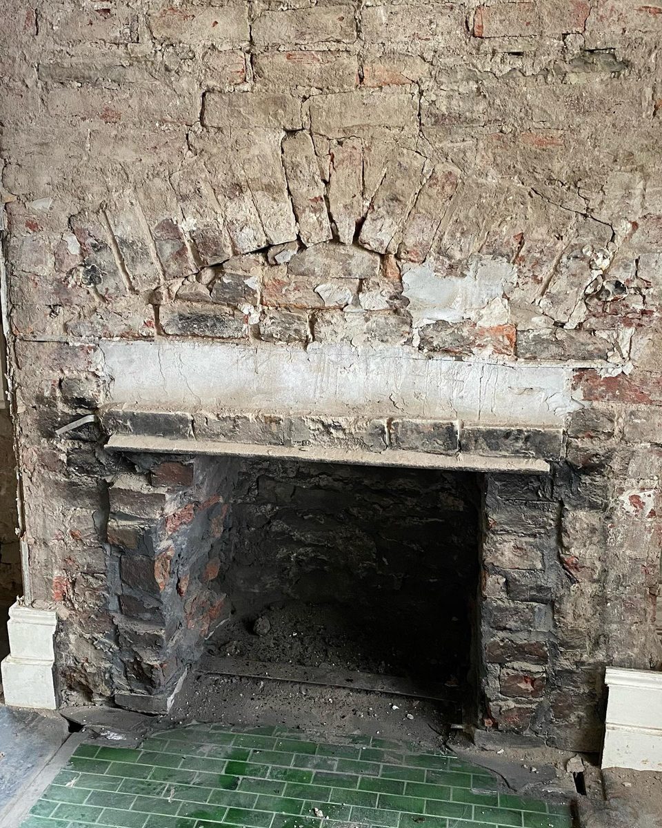 Three fireplaces opened up and ready to clean (2/3)