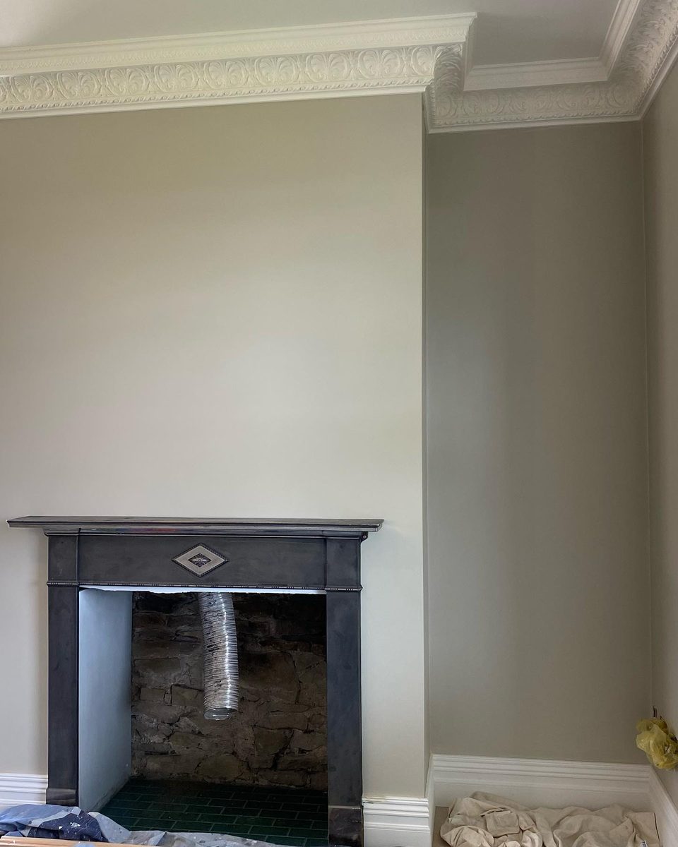 Restored coving, cornice and internal doors (2/5)