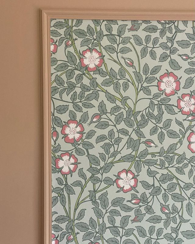 Master bedroom wallpaper close-up